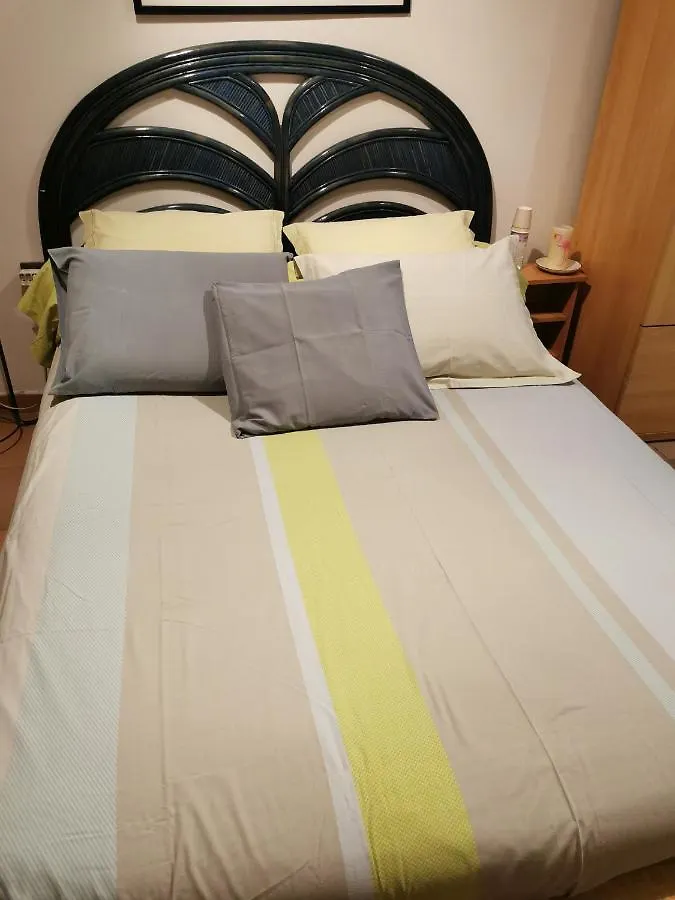 Appartement En Sous Sol De Villa Avec Acces Jardin Et Piscine Marseille Penzion