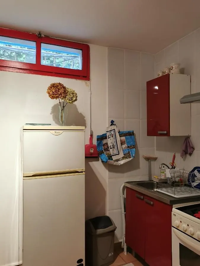 Penzion Appartement En Sous Sol De Villa Avec Acces Jardin Et Piscine Marseille Francie